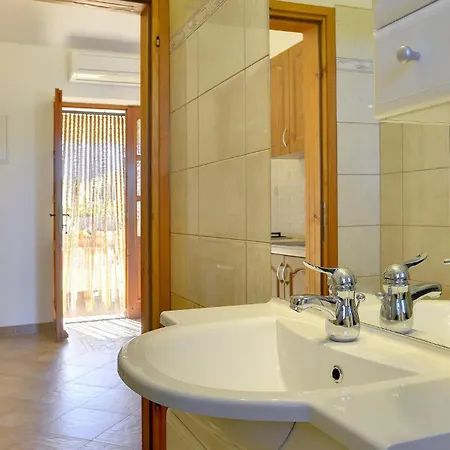 1 Bedroom Front In 公寓 *