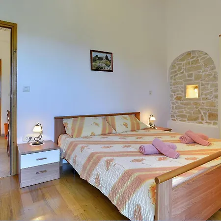 1 Bedroom Front In