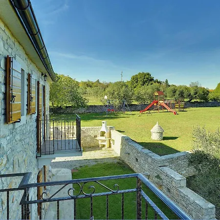 1 Bedroom Front In *